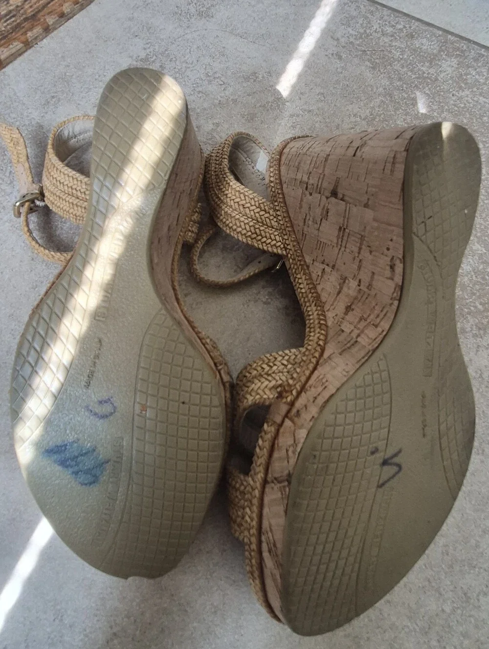 Stuart Weitzman Minx Camel Woven Cork Wedge Sandals Size 7.5 - Picture 7 of 16